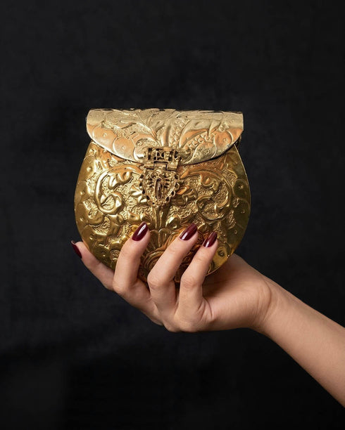 Oval Metal Clutch